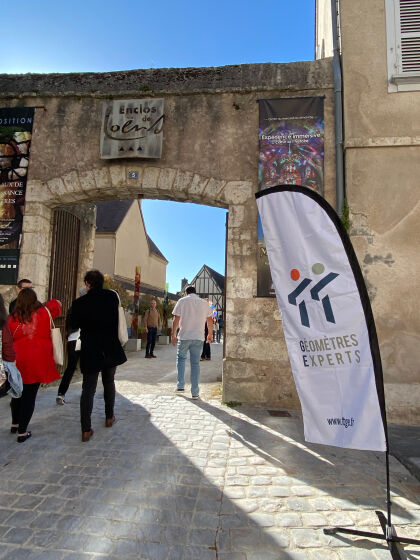 Entrée du Centre International du Vitrail à Chartres pour l'Assemblée Générale de TT Géomètres Experts.