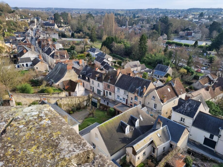 Rue en contre bas du Château d'Amboise évacuée