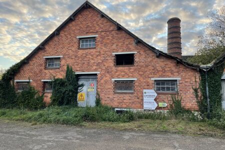Sauver
la mémoire industrielle de Saint-Piat : l’intervention sur-mesure de TT
Géomètres Experts à la Briqueterie Lambert